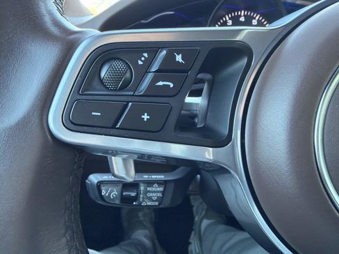 Used 2021 Porsche Cayenne Coupe image 26