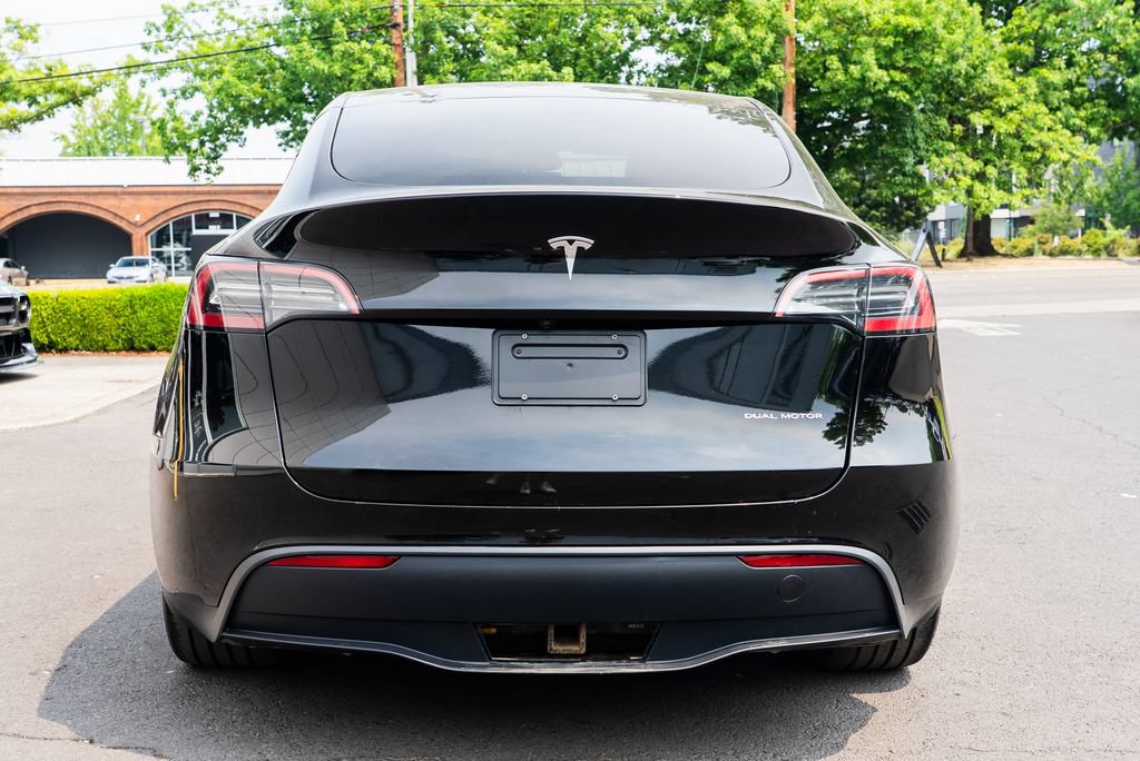 Used 2023 Tesla Model Y Long Range AWD/4WD image 5