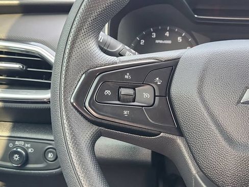 Used 2023 Chevrolet TrailBlazer LT FWD image 28