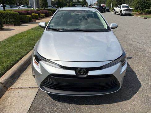 Used 2023 Toyota Corolla LE FWD image 4