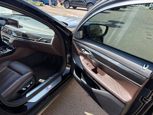 Used 2020 BMW 750i xDrive AWD/4WD image 28
