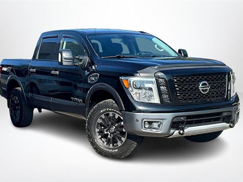 Used 2017 Nissan Titan PRO-4X image 3
