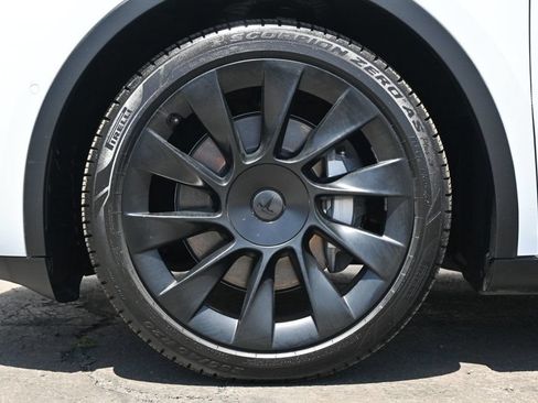 Used 2021 Tesla Model Y Long Range AWD/4WD image 7