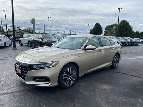Used 2018 Honda Accord Touring image 4