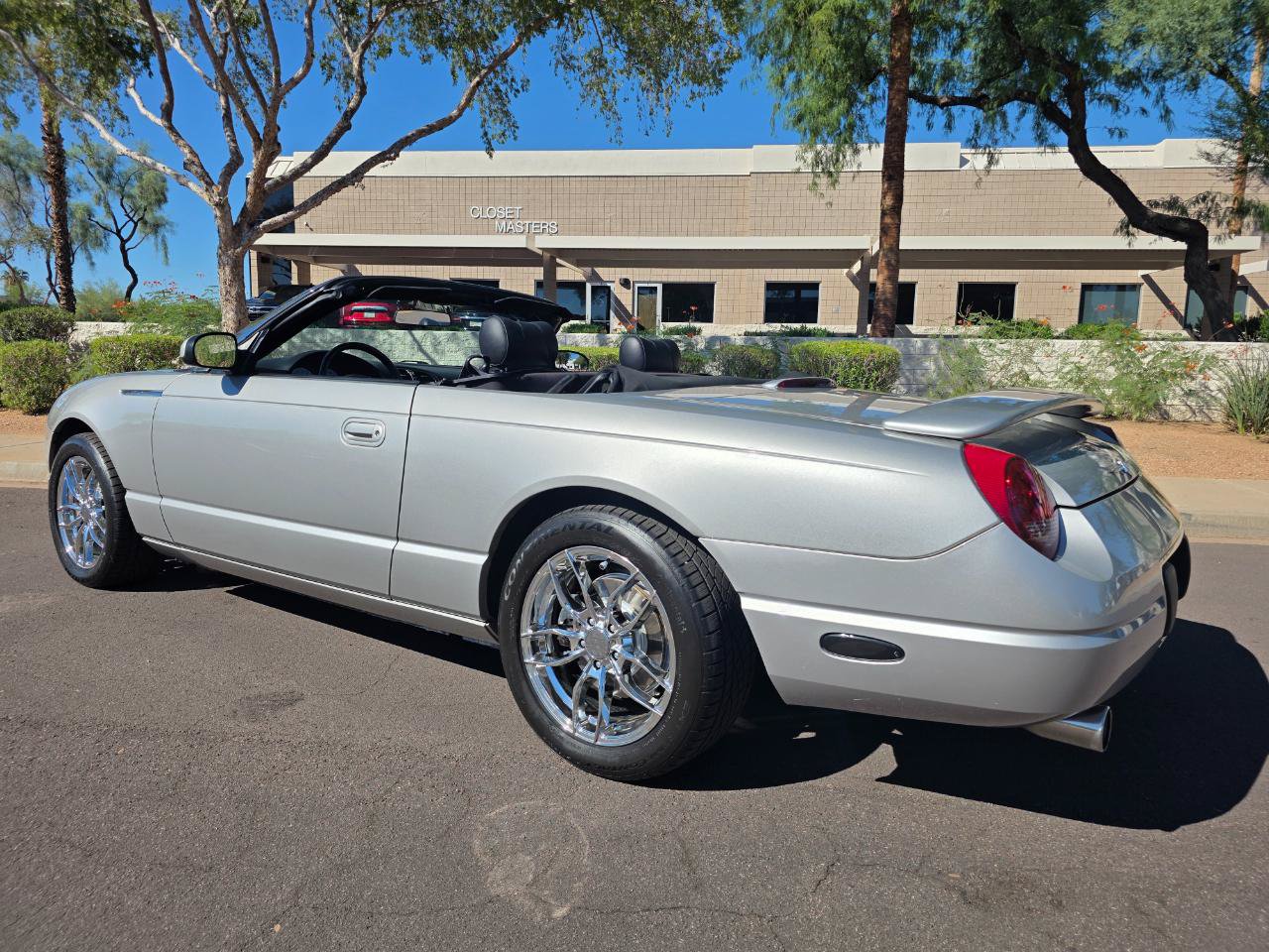 Used 2005 Ford Thunderbird RWD image 15