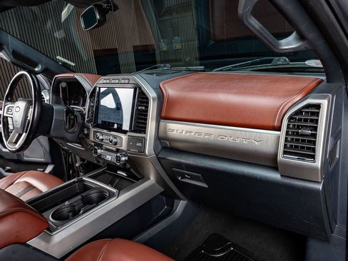 Used 2022 Ford F450 Platinum w/ FX4 Off-Road Package image 17