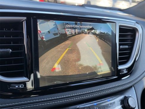 New 2026 Chrysler Pacifica Select w/ S Appearance Package image 17