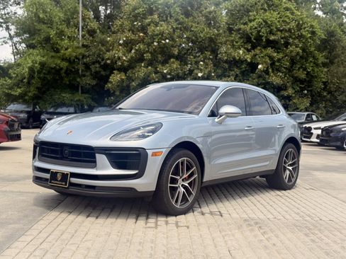 Used 2023 Porsche Macan S AWD/4WD image 2