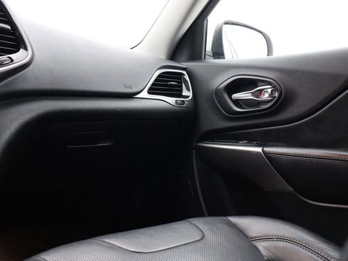 Used 2020 Jeep Cherokee Limited image 42