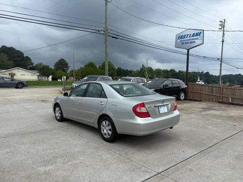 Used 2004 Toyota Camry SE FWD image 5