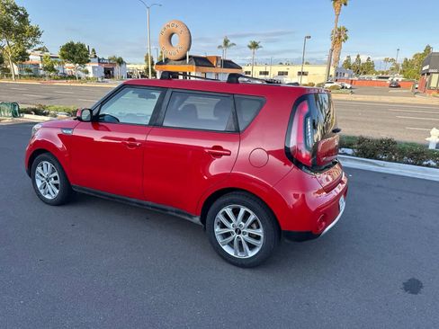 Used 2018 Kia Soul + FWD image 20