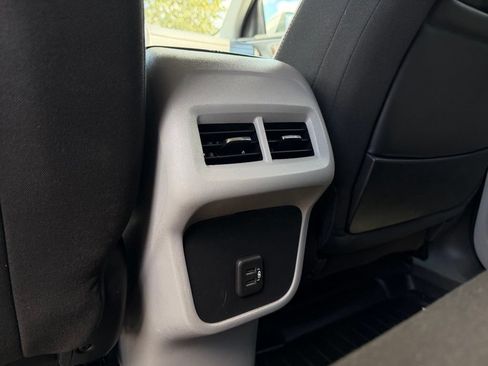 Used 2020 GMC Terrain SLE FWD image 29