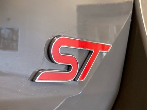 New 2026 Ford Explorer ST w/ Sun And Sound Package image 7