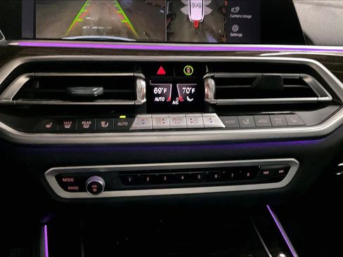 Used 2021 BMW X5 xDrive40i w/ Premium Package image 34