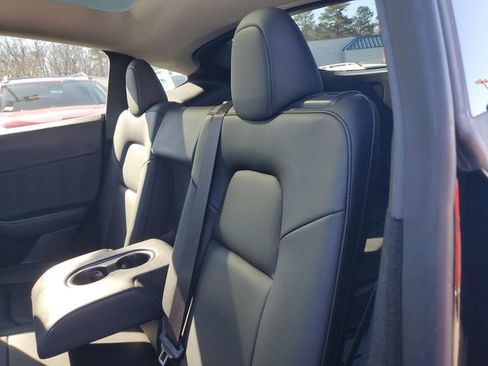 Used 2023 Tesla Model Y Performance image 16