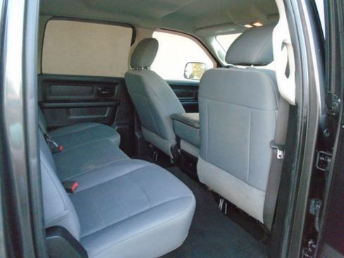 Used 2018 RAM 3500 Tradesman w/ Chrome Appearance Group image 7