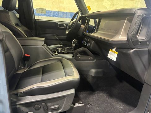 New 2025 Ford Bronco Outer Banks w/ Sasquatch Package image 25