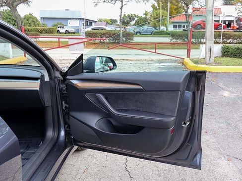 Used 2023 Tesla Model 3 Standard Range image 24