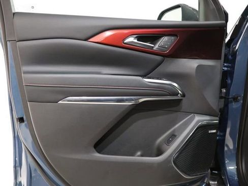 Used 2025 Chevrolet Traverse RS w/ LPO, Floor Liner Package FWD image 17