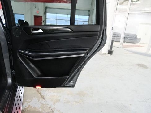 Used 2018 Mercedes-Benz GLS 550 4MATIC image 28