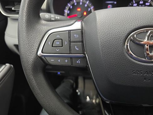 Used 2020 Toyota Highlander L AWD/4WD image 19