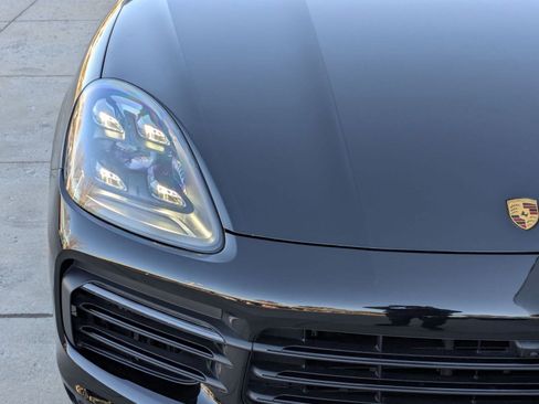 Used 2022 Porsche Cayenne image 12