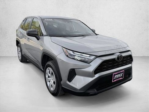 Used 2024 Toyota RAV4 LE AWD/4WD image 3