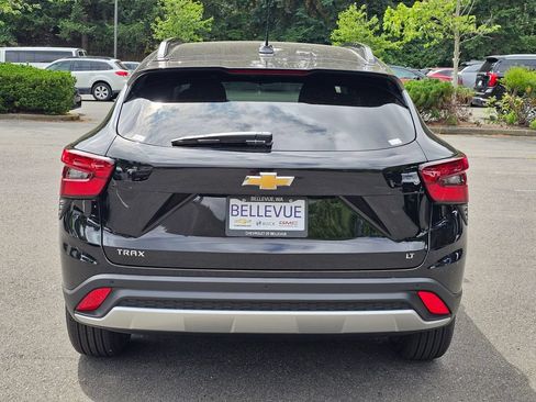 New 2026 Chevrolet Trax LT w/ Driver Confidence Package FWD image 4