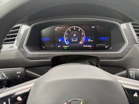 Used 2023 Volkswagen Tiguan SE R-Line image 50