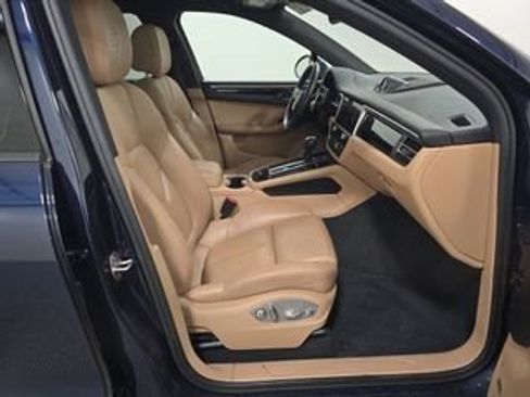 Used 2023 Porsche Macan image 7