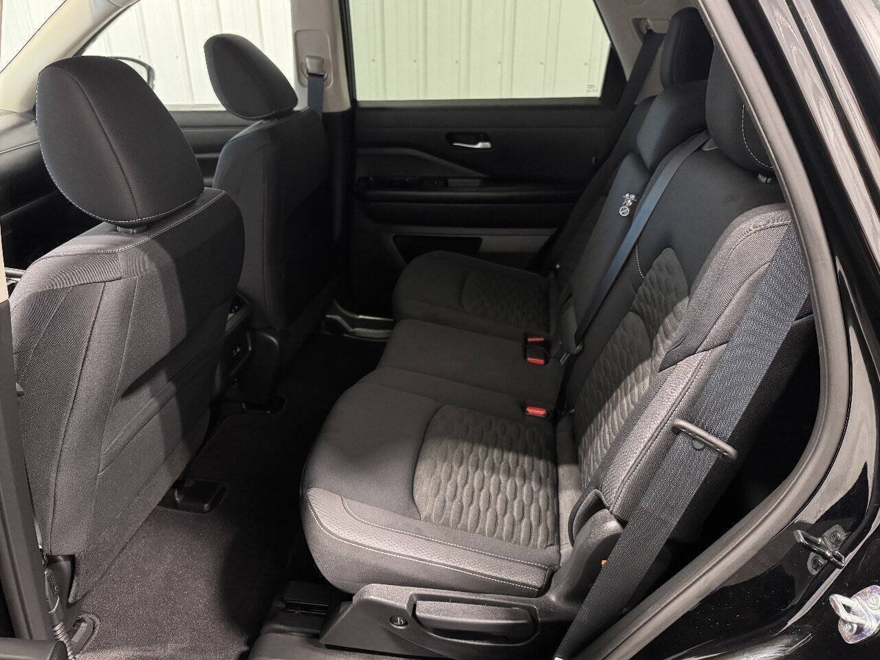 Used 2022 Nissan Pathfinder S AWD/4WD image 15