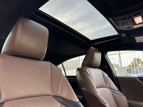 Used 2025 Lexus ES 350 image 17