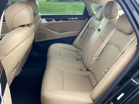 Used 2018 Genesis G80 3.8 RWD image 13