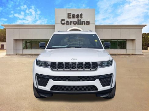 New 2026 Jeep Grand Cherokee Limited w/ Luxury Tech Group II RWD image 8