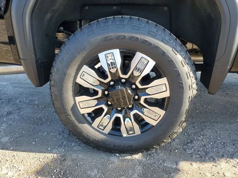 New 2026 GMC Sierra 3500 Denali w/ Denali Reserve Package AWD/4WD image 6