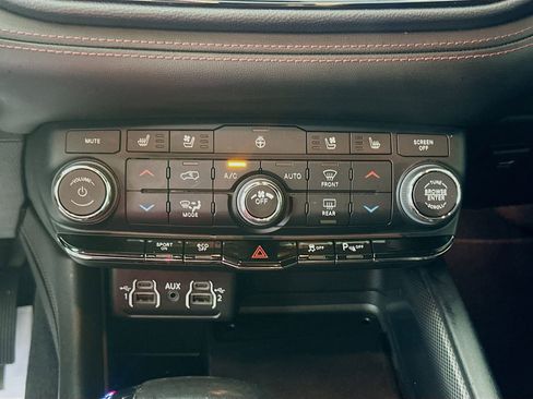 Used 2022 Dodge Durango R/T w/ Blacktop Package AWD/4WD image 16
