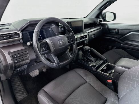 Certified 2026 Toyota Tacoma SR5 AWD/4WD image 9