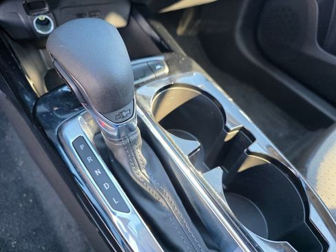 Used 2025 Chevrolet Trax LT w/ LT Convenience Package image 15