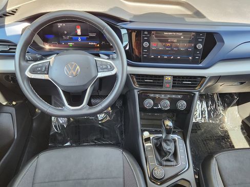 Used 2023 Volkswagen Taos SE w/ Panoramic Sunroof Package AWD/4WD image 16