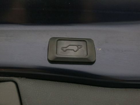 Used 2022 Toyota RAV4 XLE w/ Convenience Package AWD/4WD image 13