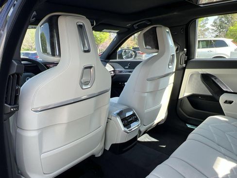 New 2025 BMW i7 eDrive50 w/ Executive Package image 23