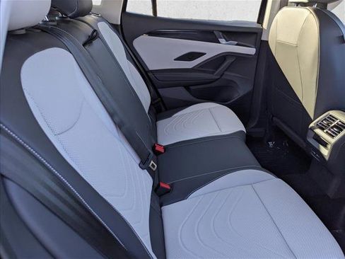 New 2026 Volkswagen Tiguan SE image 29