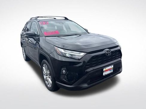 Used 2022 Toyota RAV4 XLE Premium image 6