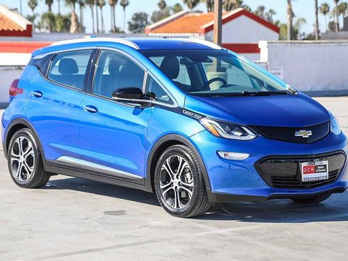 Used 2019 Chevrolet Bolt Premier w/ Infotainment Package image 4