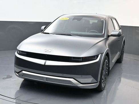 Certified 2023 Hyundai Ioniq 5 Limited w/ Cargo Package image 7