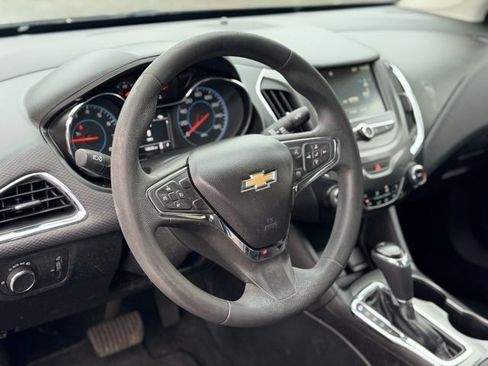 Used 2016 Chevrolet Cruze LT w/ Convenience Package image 7