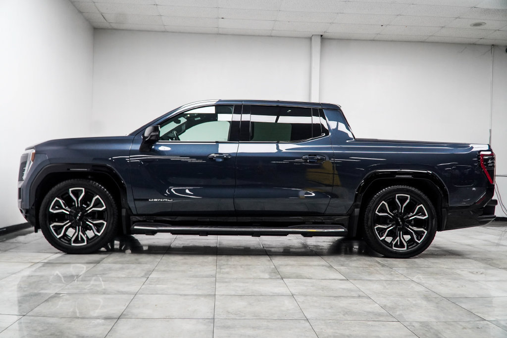 Used 2025 GMC Sierra EV Denali AWD/4WD image 15