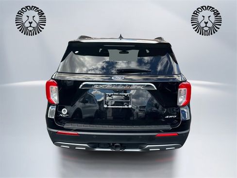 Used 2023 Ford Explorer XLT w/ Equipment Group 202A image 6