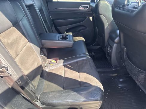 Used 2019 Jeep Grand Cherokee Altitude AWD/4WD image 40