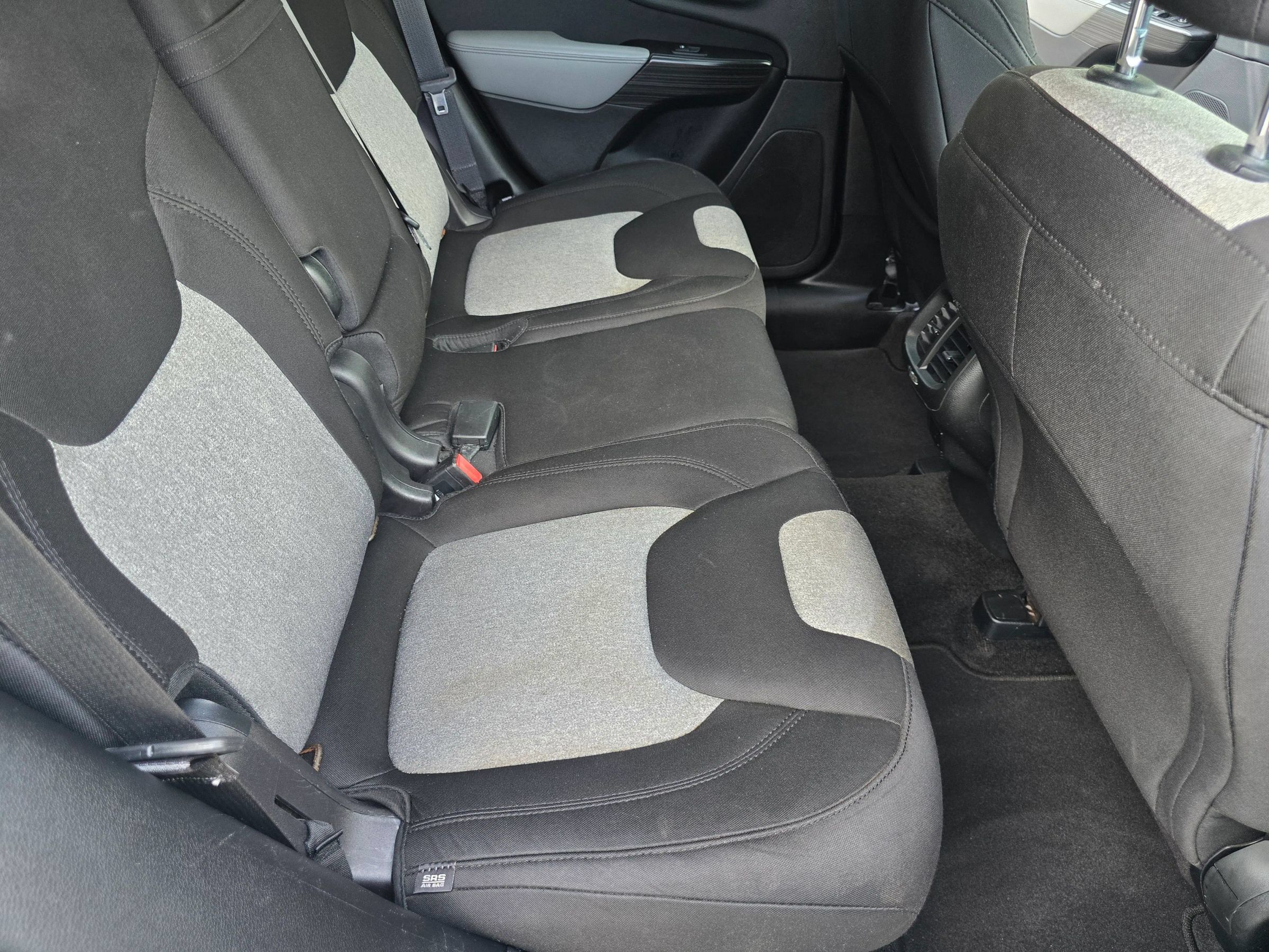 Used 2014 Jeep Cherokee Latitude w/ Comfort/Convenience Group FWD image 17